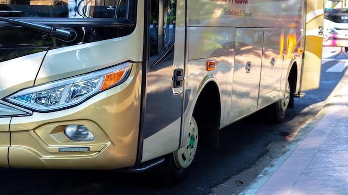 7 Tips for a Smooth Charter Bus Rental Experience